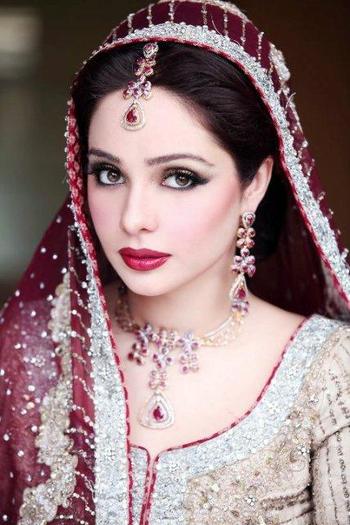 juggan-kazim-latest-beautiful-makeover-shoot