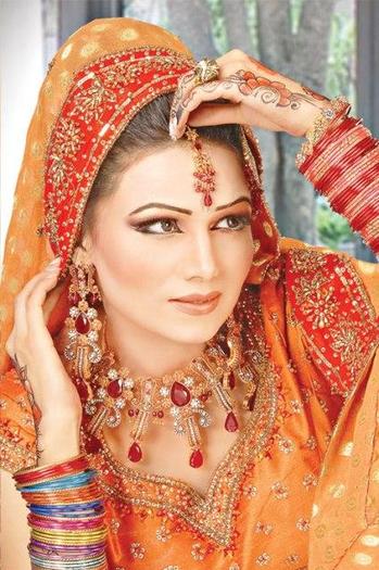 latest-pakistani-wedding-dresses-2012