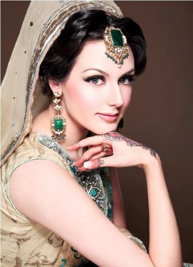 new-bridal-makeup-and-jewelry-for-wedding-e1329756279360