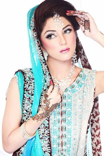 Pakistani and Indian Bridal Makeup 2012 - www.asiandressing.blogspot.com (4) - Podoabe indiene 2012