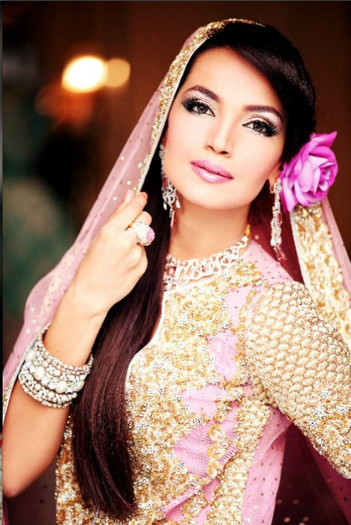 Unbeatable Bridal Dresses 2012 at Sabs Beauty Salon - 04 - www.Fashionhuntworld.Blogspot.com