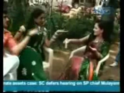 00_01_36 - B-1st April 09 SBS Parul Chauhan  makes Sara Khan April Fool-B