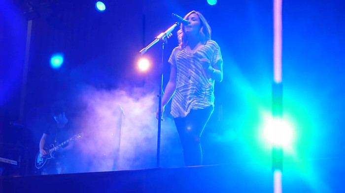 My Love Is Like A Star - Demi Lovato - Panama City_ April 13th. 2020 - Demi - Singing My Love Like A Star Live In Panama City Part oo4