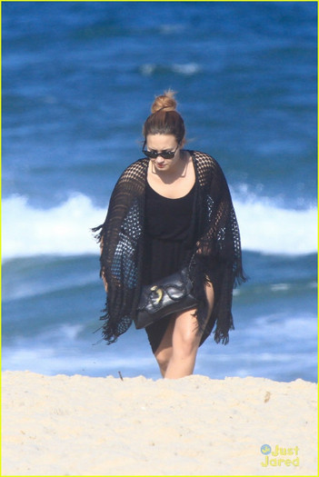 normal_001 (8) - ABC - Demi - At the beach in Brazil