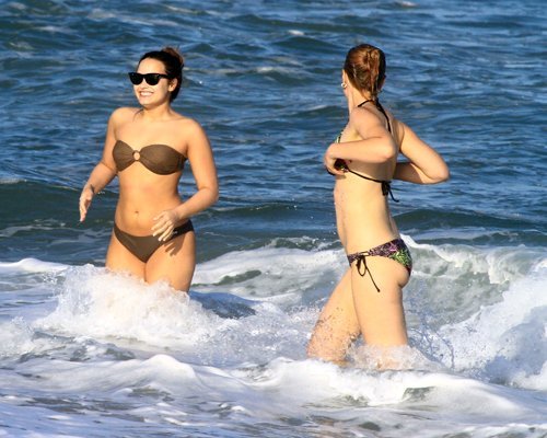 normal_001 (11) - ABC - Demi - At the beach in Brazil