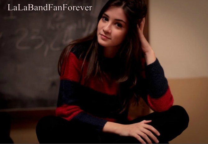 Andrada Popa[Andrada]