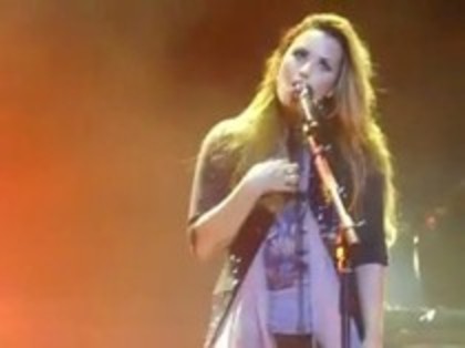Demi Lovato - Here we go again - Caracas Venezuela (525)