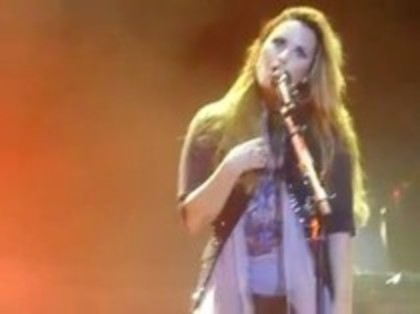 Demi Lovato - Here we go again - Caracas Venezuela (526)