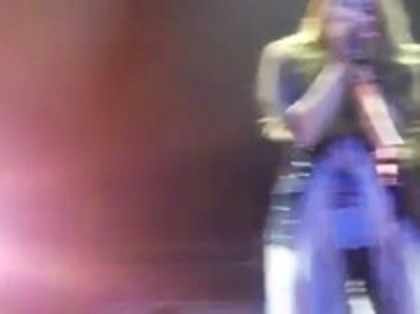 Demi Lovato - Here we go again - Caracas Venezuela (995)