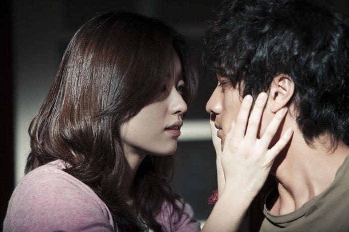 Han-Hyo-joo-and-So-Ji-sub-in-Always-2011-Movie-Image