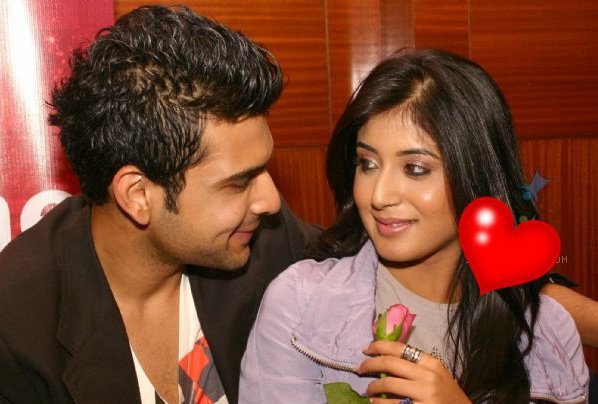 180483_111840462224215_100001947866971_98182_8317445_n - Kritika Kamra