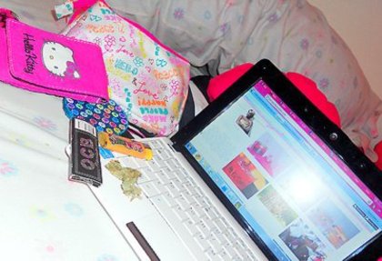 546294_349603575087787_275640322484113_893290_772871884_n - accesories