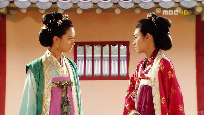 200727_197439206957363_100000738547800_561756_2865986_n