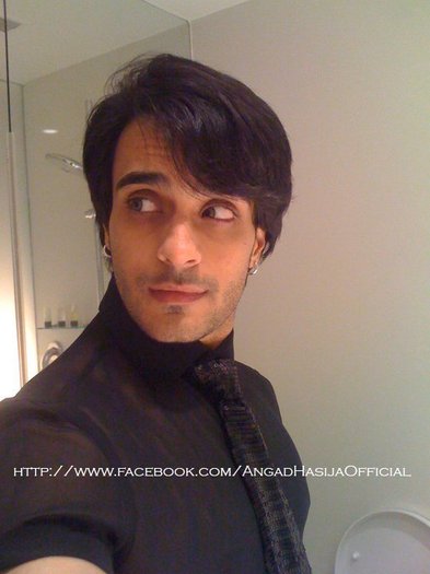 199594_209021032447433_206545479361655_909394_818182_n - Angad Hasija