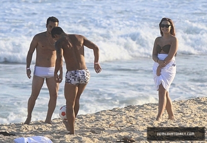 normal_054 - ABC - Demi - At the beach in Brazil