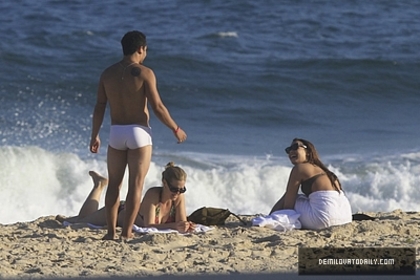 normal_056 - ABC - Demi - At the beach in Brazil