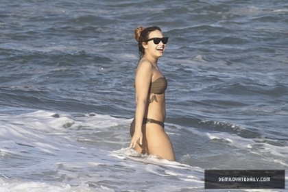 normal_067 - ABC - Demi - At the beach in Brazil