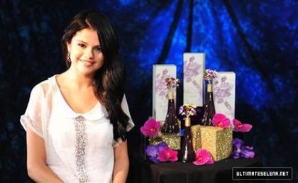 normal_10 - 19 04 2012 Promoting her perfume in Los Angeles