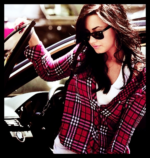 Dar tu? Tu de ce nu m-ai lasat balta? Doar si tu esti bogat.