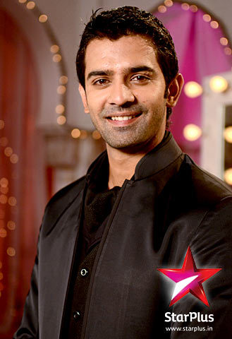 14 - Iss Pyaar Ko Kya Naam Doon - Meet The Cast