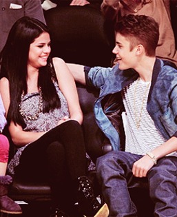 D: Hai..:>:>:X:X:X:))):)) R: nuu...:))))=]]]]