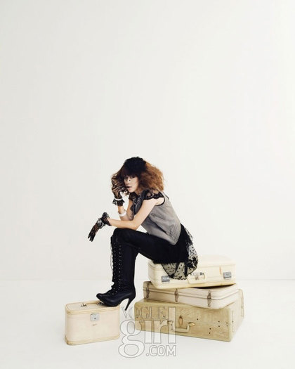 korea-han-hyo-joo-026-vogue-girl