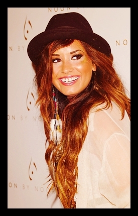 . . . [la fel si ea]