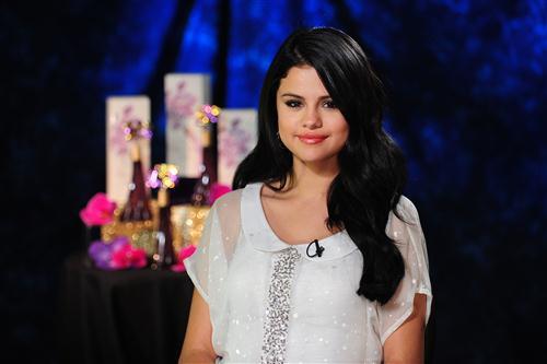 12 - Promoting her perfume---April 2012