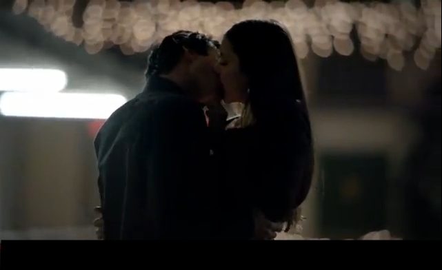 Ep 19:X:X:X:X - Damon and Elena kiss