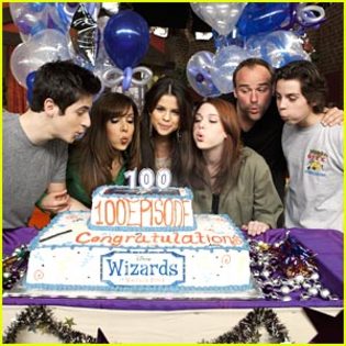 wizards-waverly-100-episodes - poze sell marie sell gomez