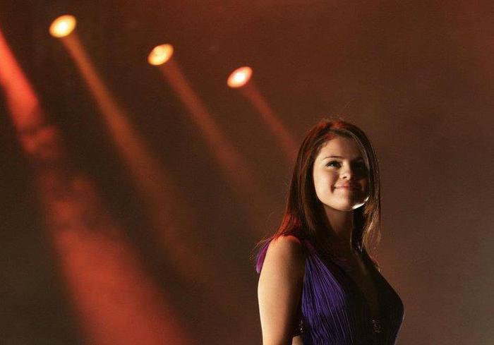 397930_105954316200195_100003568809214_22777_1599338729_n - poze sell marie sell gomez