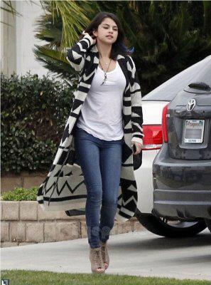 408986_105955206200106_100003568809214_22791_976335092_n - poze sell marie sell gomez