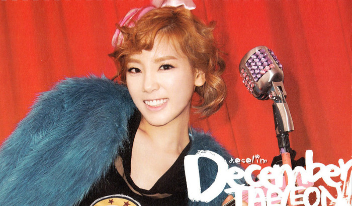 SNSD-Taeyeon-December-2012-Calendar-s-E2-99-A5neism-27986125-1500-882