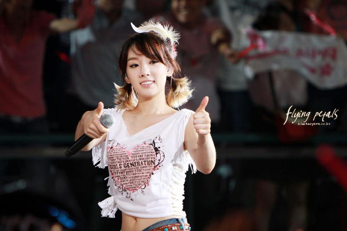 taeyeon-girls-generation-taiwa (2)