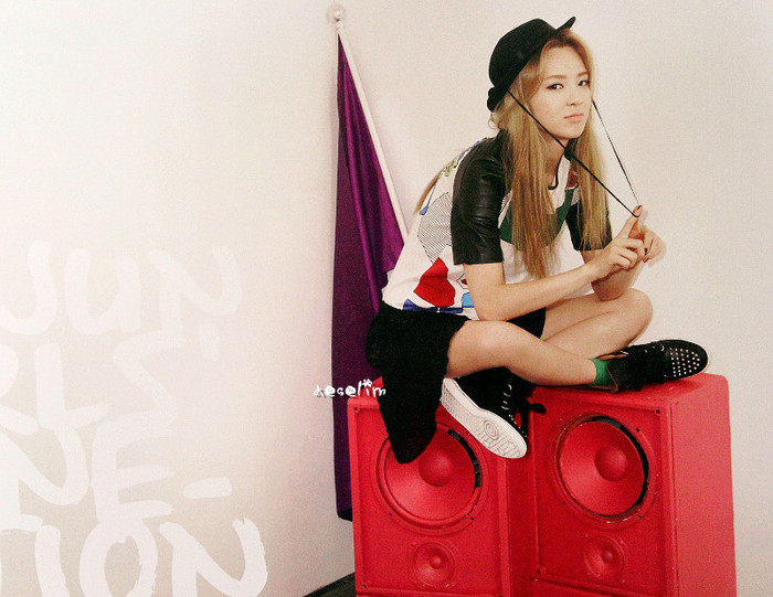 SNSD-Hyoyeon-June-2012-Calendar-s-E2-99-A5neism-27985945-1500-1161 - Hyoyeon