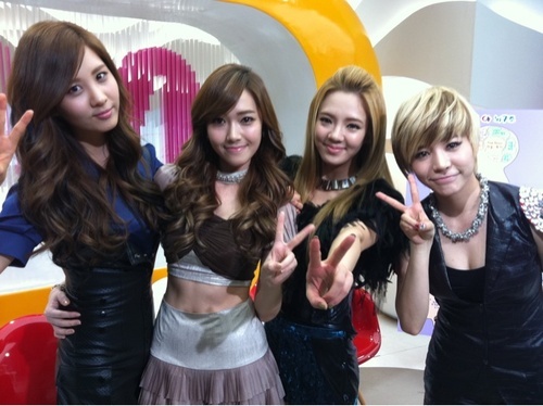 r1O7y_large - SNSD