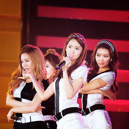 tumblr_lifmhcOxiH1qf1542o1_500_large - SNSD