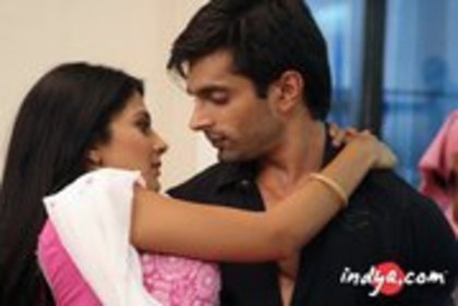 34074_132790253416743_100000573085101_250472_922444_a - jennifer winget 3