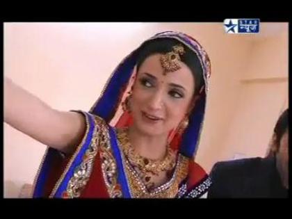 1 (20) - Iss Pyaar Ko Kya Naam Doon - SaRun Segment - SBS - 13th February - 2012 - Caps