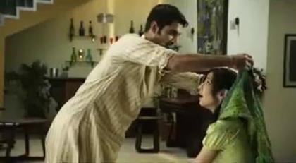 6 - Iss Pyaar Ko Kya Naam Doon - Barun And Sanaya In Dulux Paint Advert - Caps