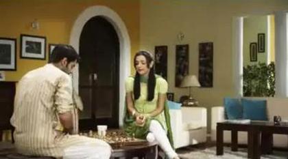 14 - Iss Pyaar Ko Kya Naam Doon - Barun And Sanaya In Dulux Paint Advert - Caps