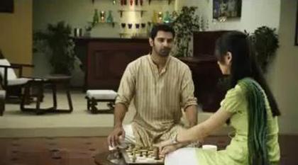 31 - Iss Pyaar Ko Kya Naam Doon - Barun And Sanaya In Dulux Paint Advert - Caps