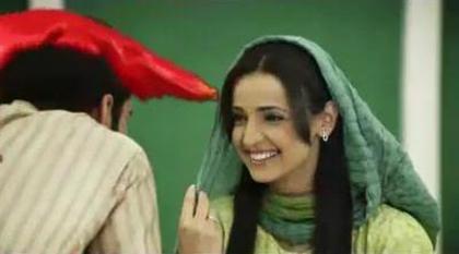 37 - Iss Pyaar Ko Kya Naam Doon - Barun And Sanaya In Dulux Paint Advert - Caps