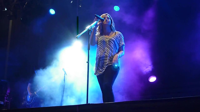 My Love Is Like A Star - Demi Lovato - Panama City_ April 13th. 4020 - Demi - Singing My Love Like A Star Live In Panama City Part oo8