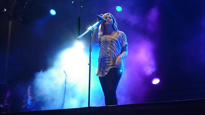 My Love Is Like A Star - Demi Lovato - Panama City_ April 13th. 4026 - Demi - Singing My Love Like A Star Live In Panama City Part oo8