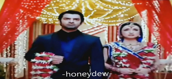 1 (26) - Iss Pyaar Ko Kya Naam Doon - Khushi And Arnav Are Married - Promo For - 16th February - 2012 - Caps