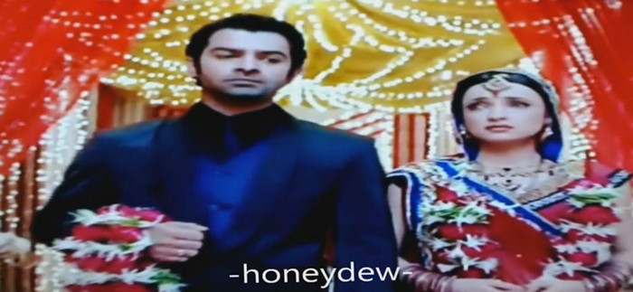 1 (28) - Iss Pyaar Ko Kya Naam Doon - Khushi And Arnav Are Married - Promo For - 16th February - 2012 - Caps