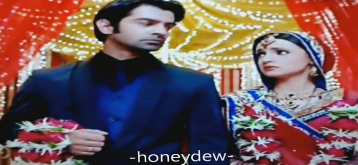 1 (31) - Iss Pyaar Ko Kya Naam Doon - Khushi And Arnav Are Married - Promo For - 16th February - 2012 - Caps