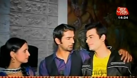 1 (22) - Iss pyaar Ko kya Naam Doon - SaRun - 22nd December - SBS - Caps