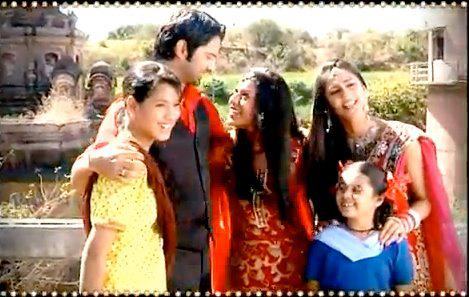 1 (1) - Iss Pyaar Ko Kya Naam Doon - SaRun - SBS - 24th February - 2012 - Caps